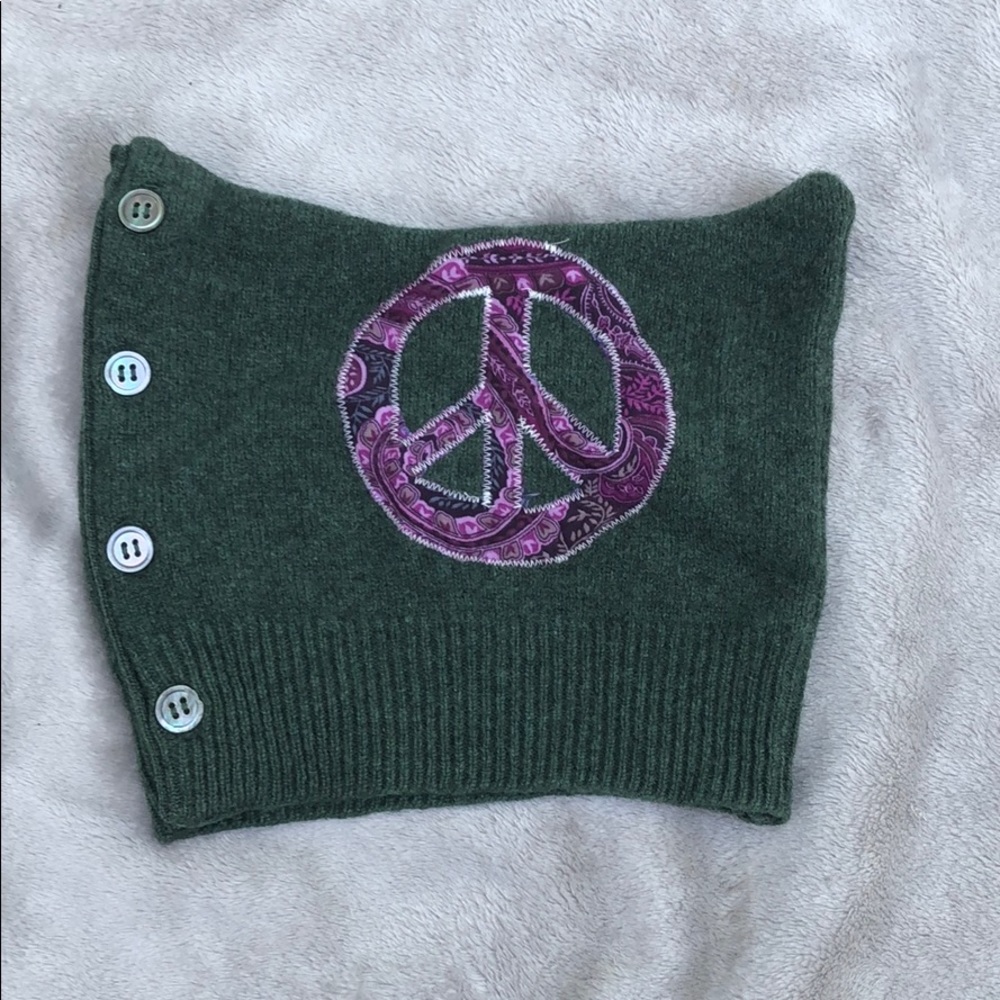 Peace sign toboggan